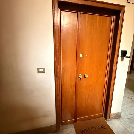 Apartamento Gandhi Homes *